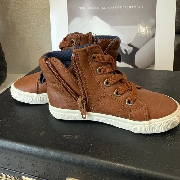 Cat & Jack Brown High-Top toddler Shoes - Picture 3 of 5